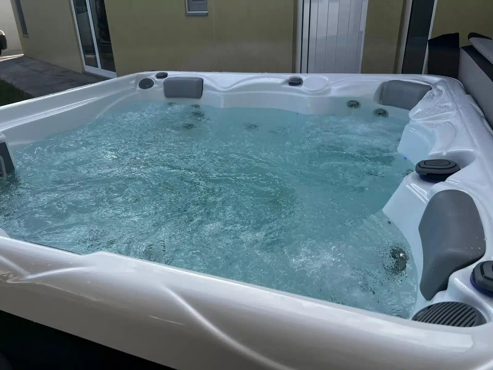 Jacuzzi Pluto